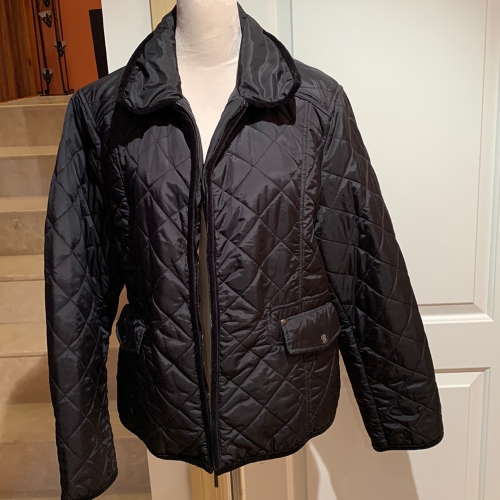 PLATINUM. Black quilted jacket w/zip. Warm lining,‎ zip also on sleeves.